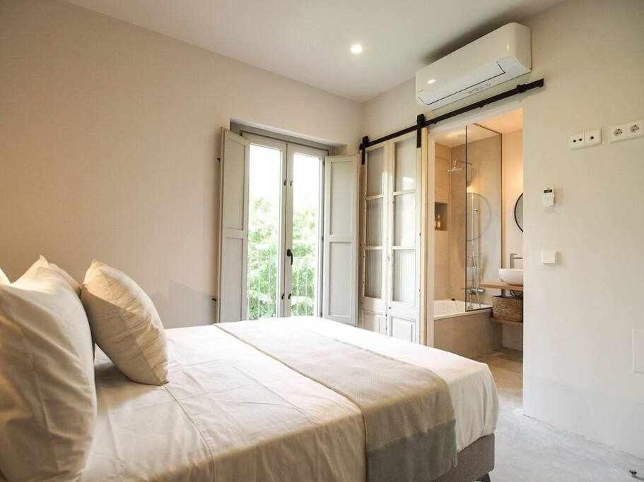 Velo Vern 3 Luxury Penthouse W Views Of City Wall Girona Exterior photo