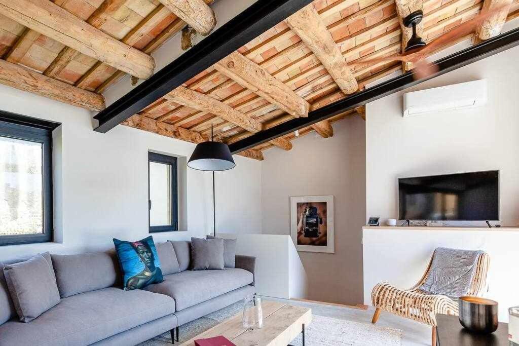 Velo Vern 3 Luxury Penthouse W Views Of City Wall Girona Exterior photo
