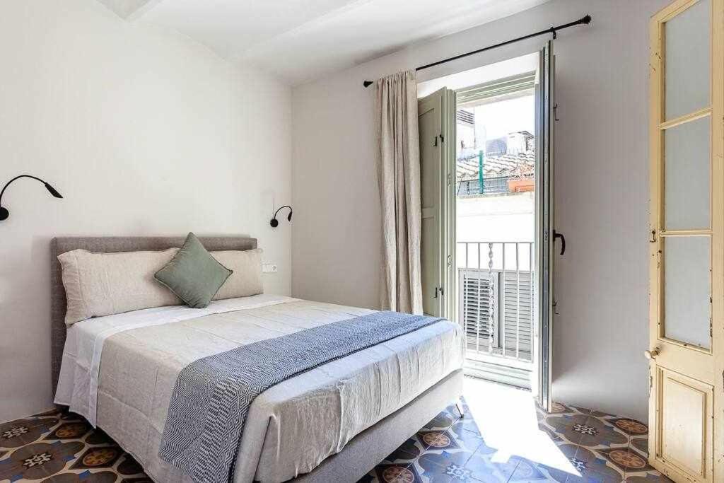 Velo Vern 3 Luxury Penthouse W Views Of City Wall Girona Exterior photo