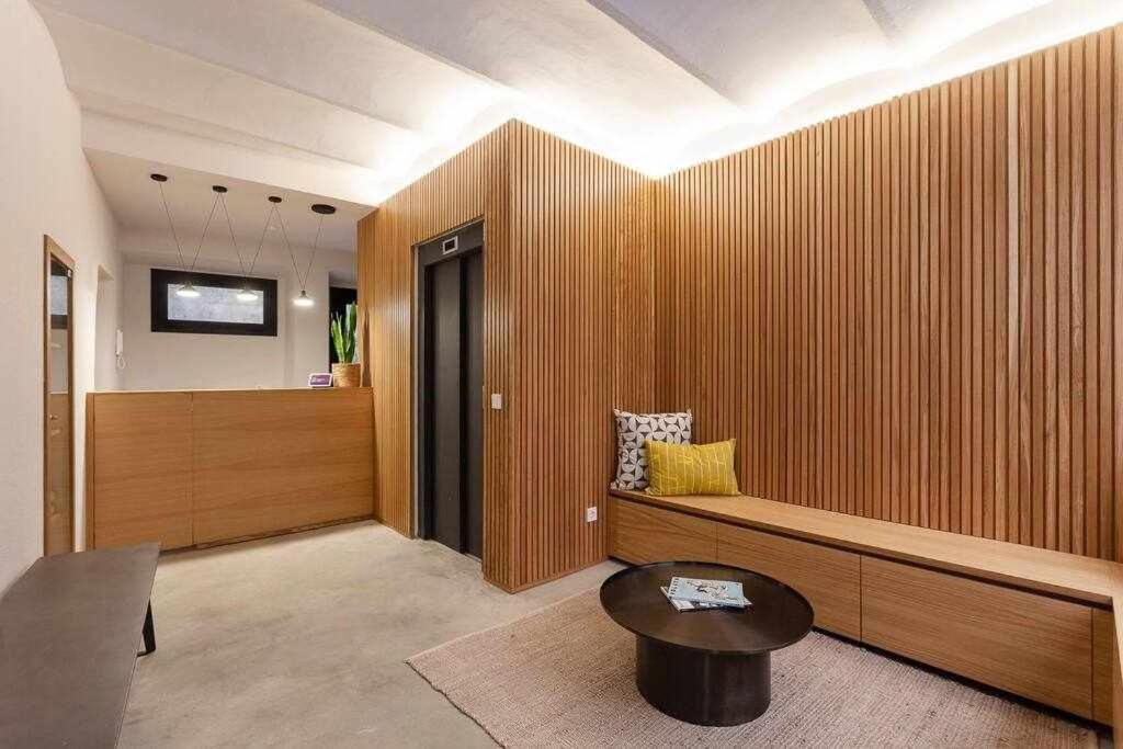 Velo Vern 3 Luxury Penthouse W Views Of City Wall Girona Exterior photo