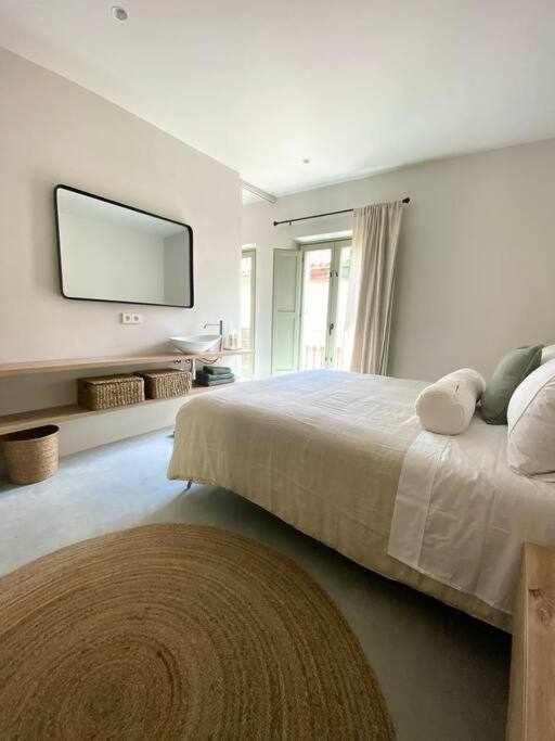 Velo Vern 3 Luxury Penthouse W Views Of City Wall Girona Exterior photo