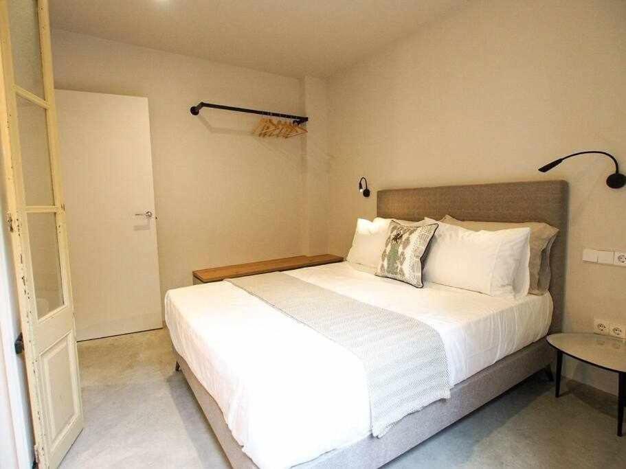 Velo Vern 3 Luxury Penthouse W Views Of City Wall Girona Exterior photo